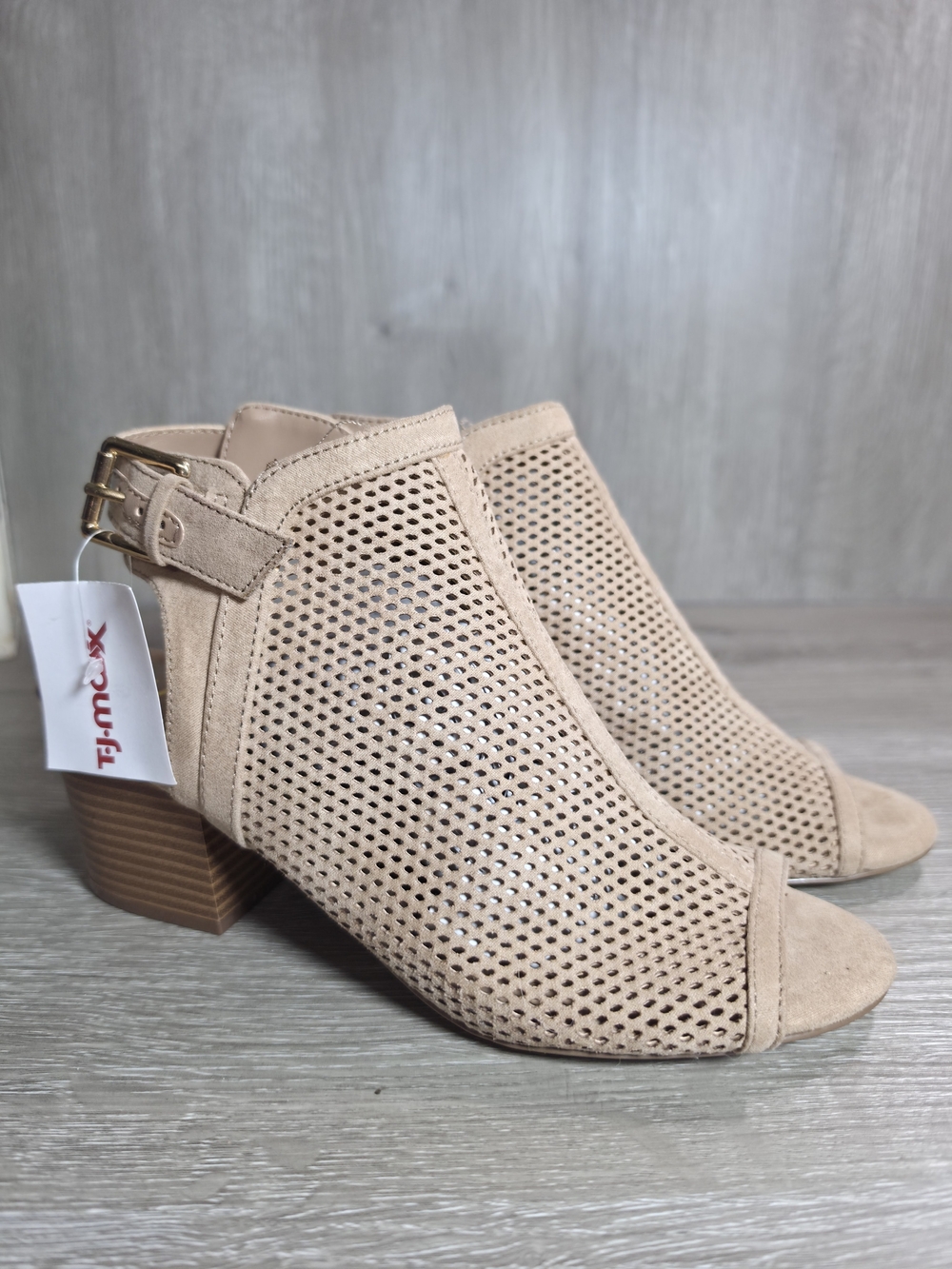 Unisa Unopalo-T Perforated Peep Toe Block Heel Ankle Boots NWT Women's Size 7